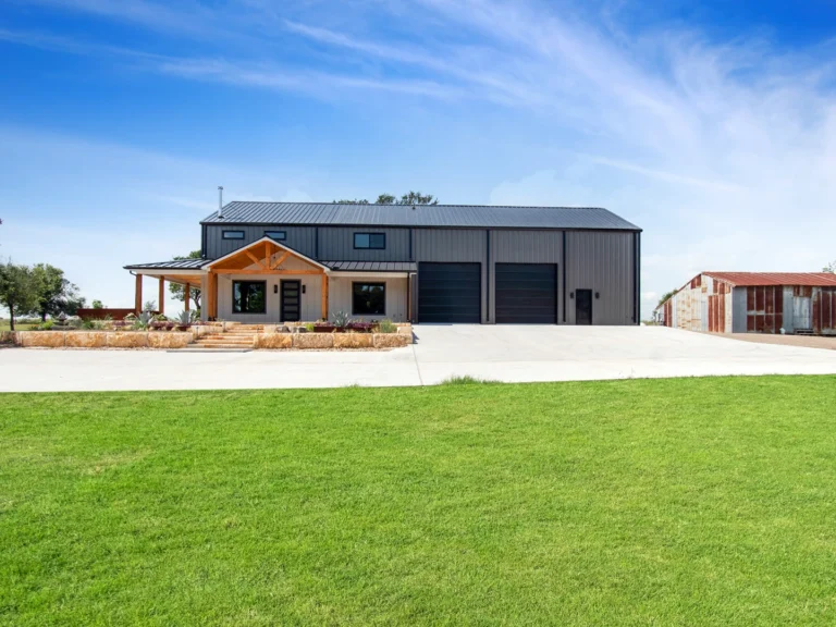 Holland, TX Metal Barndominium.